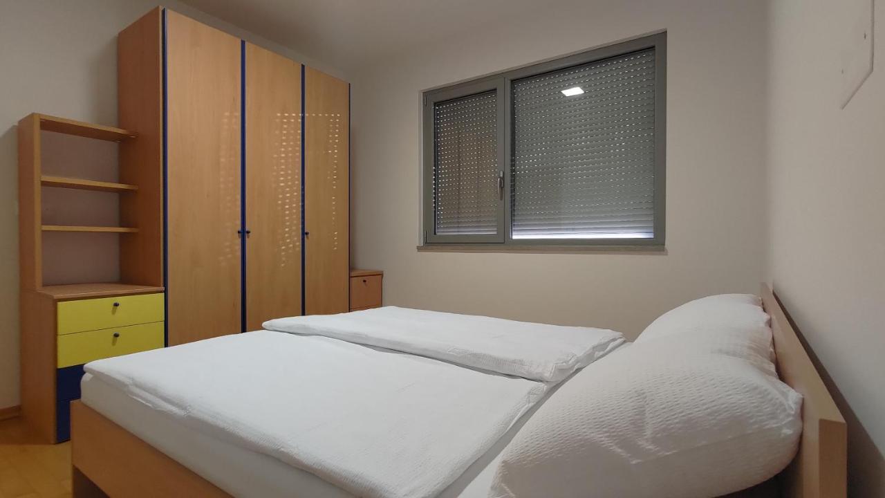 Apartmaji Palea إيزولا المظهر الخارجي الصورة